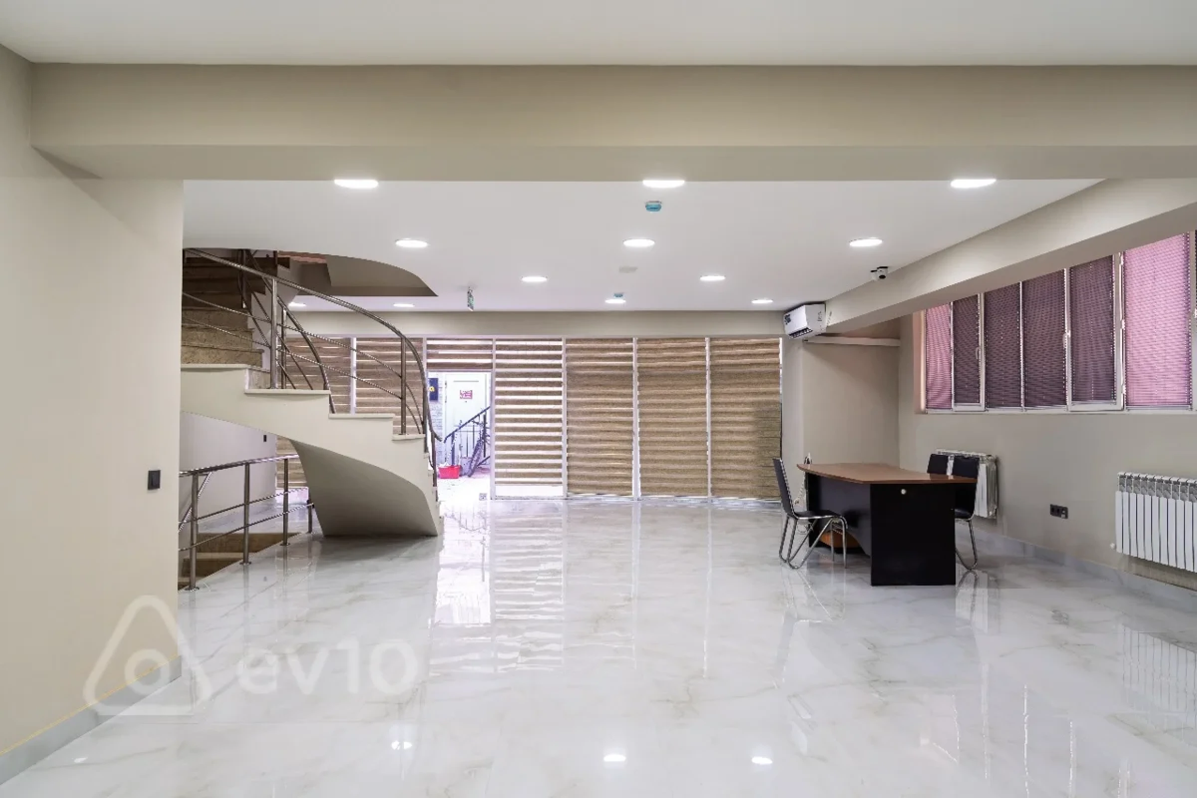 Kirayə verilir mənzil 280 m²