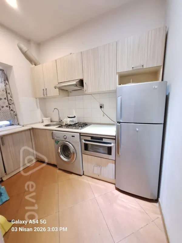 Kirayə verilir 2 otaqlı köhnə tikili 65 m²