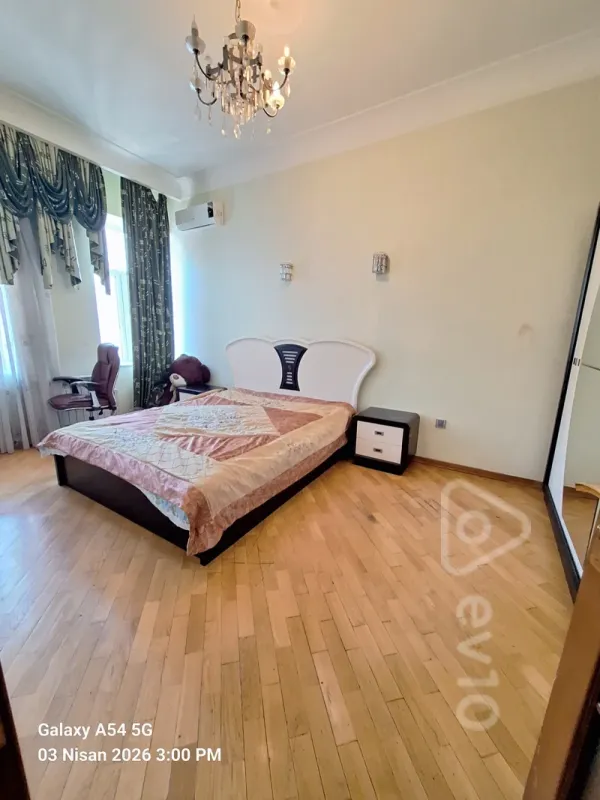 Kirayə verilir 2 otaqlı köhnə tikili 65 m²