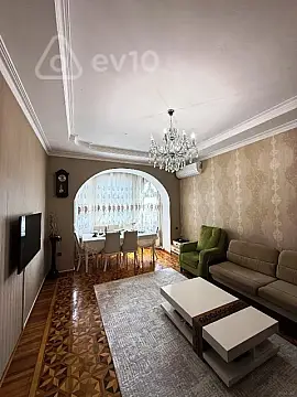 Satılır 3 otaqlı köhnə tikili 75 m²