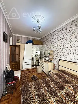 Satılır 3 otaqlı köhnə tikili 75 m²