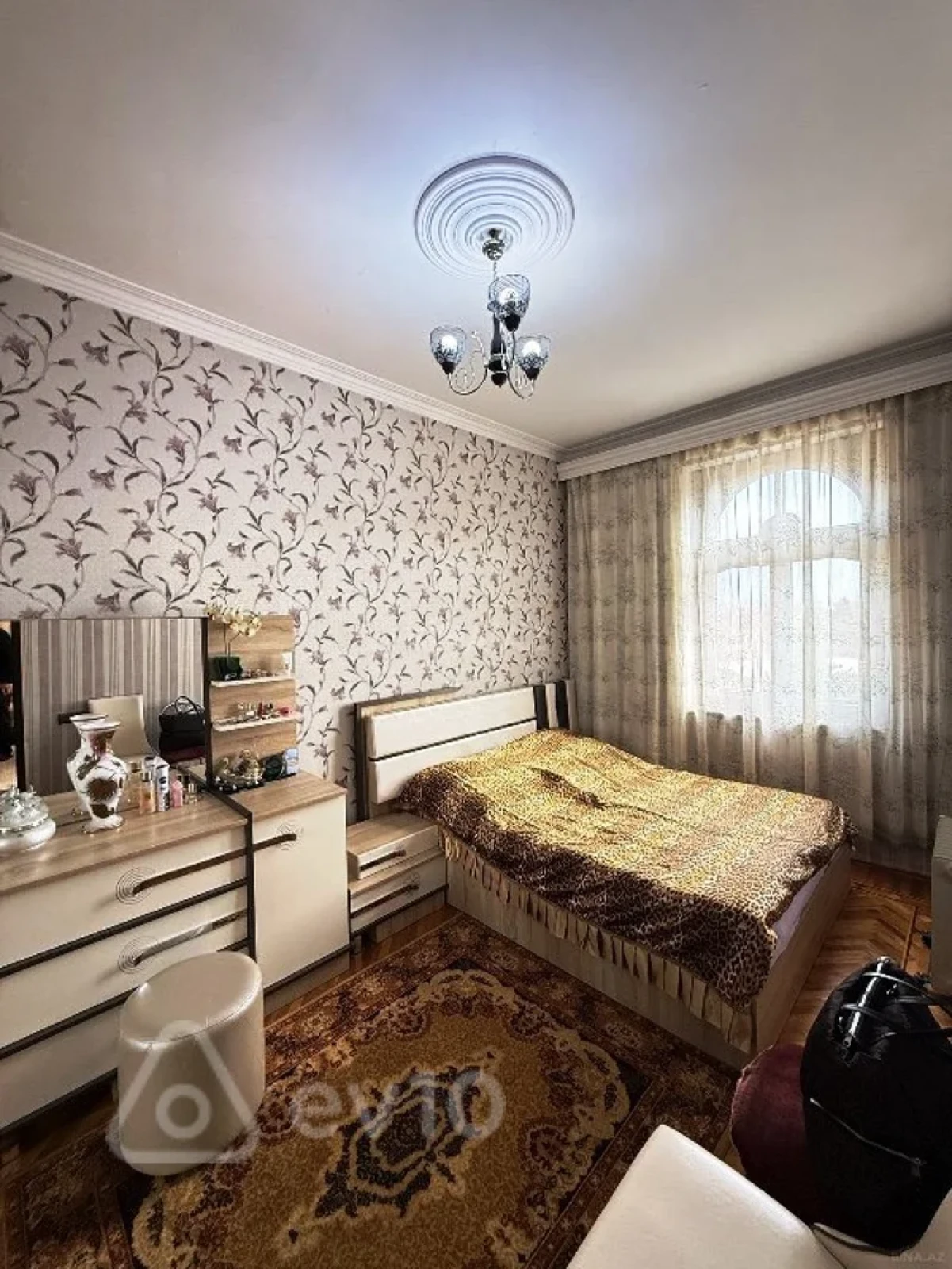 Satılır 3 otaqlı köhnə tikili 75 m²