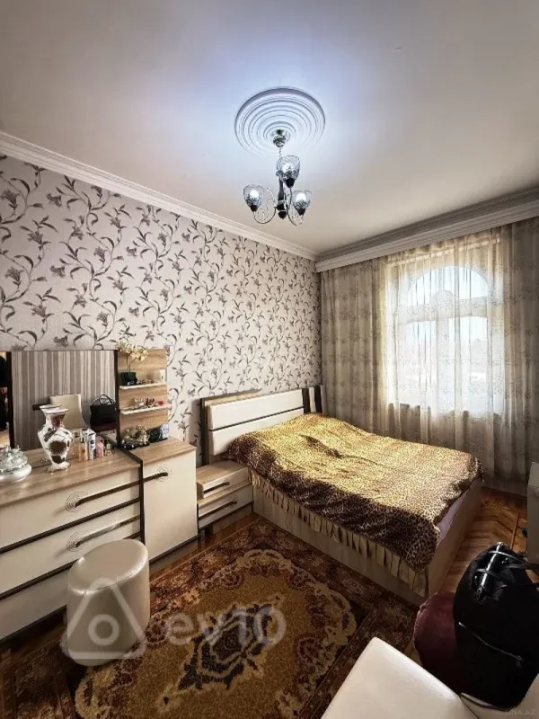 Satılır 3 otaqlı köhnə tikili 75 m²