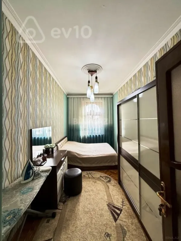 Satılır 3 otaqlı köhnə tikili 75 m²