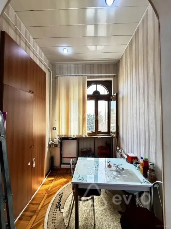 Satılır 3 otaqlı köhnə tikili 75 m²