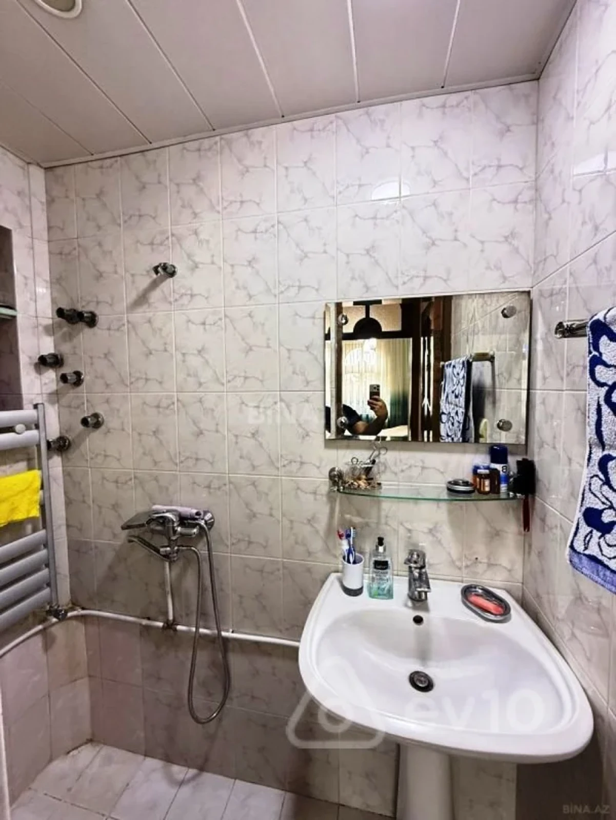 Satılır 3 otaqlı köhnə tikili 75 m²