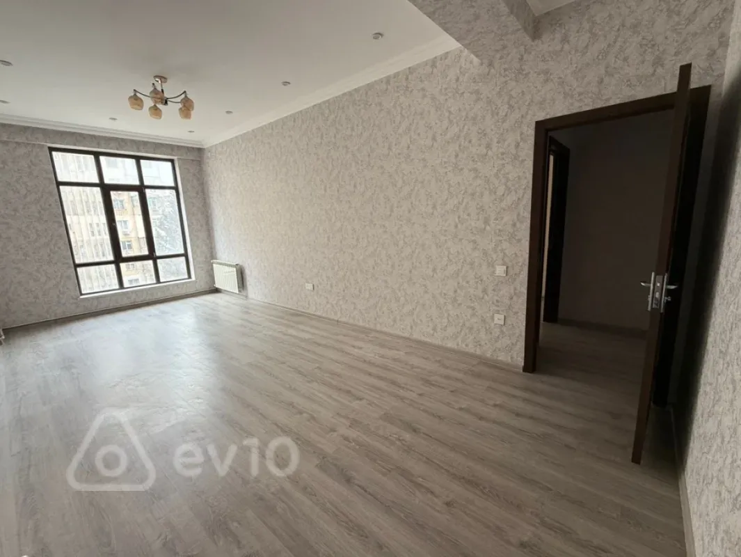 Kirayə verilir 2 otaqlı yeni tikili 65 m²