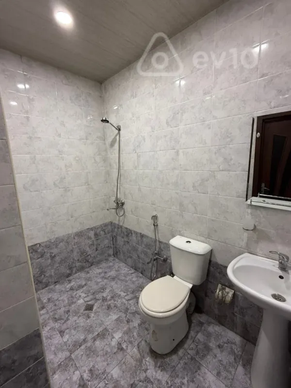Kirayə verilir 2 otaqlı yeni tikili 65 m²