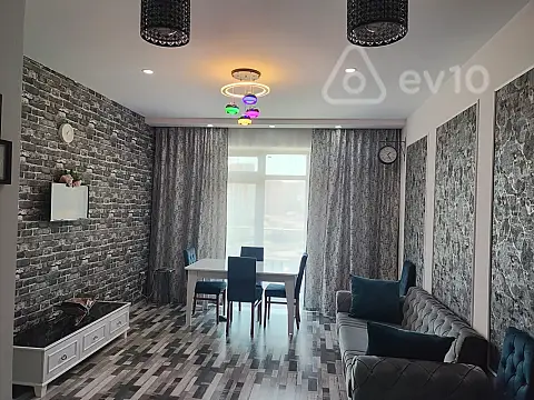 Kirayə verilir 2 otaqlı yeni tikili 65 m²