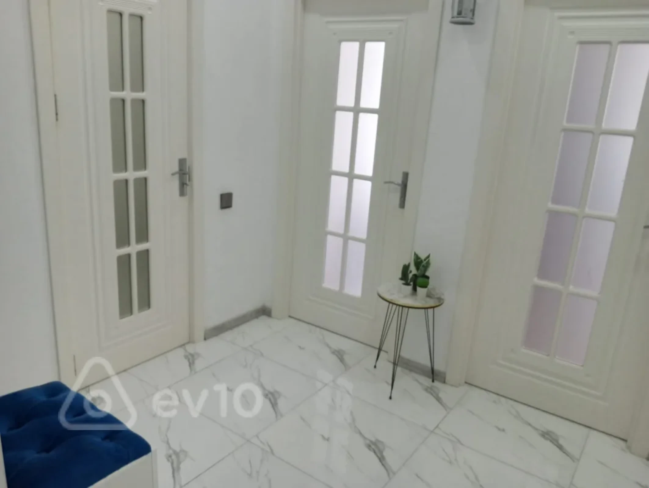 Kirayə verilir 2 otaqlı yeni tikili 65 m²