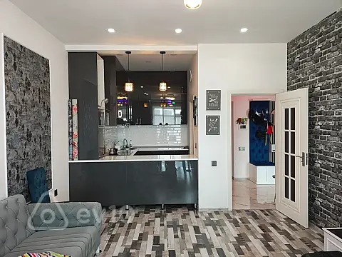 Kirayə verilir 2 otaqlı yeni tikili 65 m²