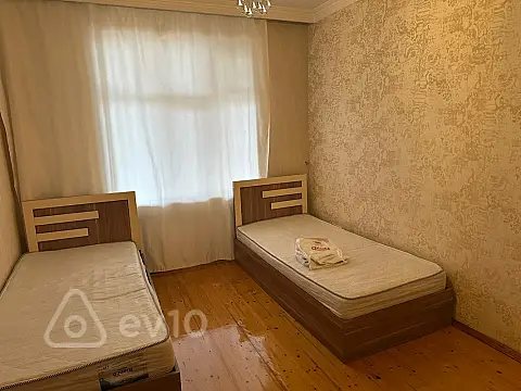 Kirayə verilir 3 otaqlı köhnə tikili 70 m²