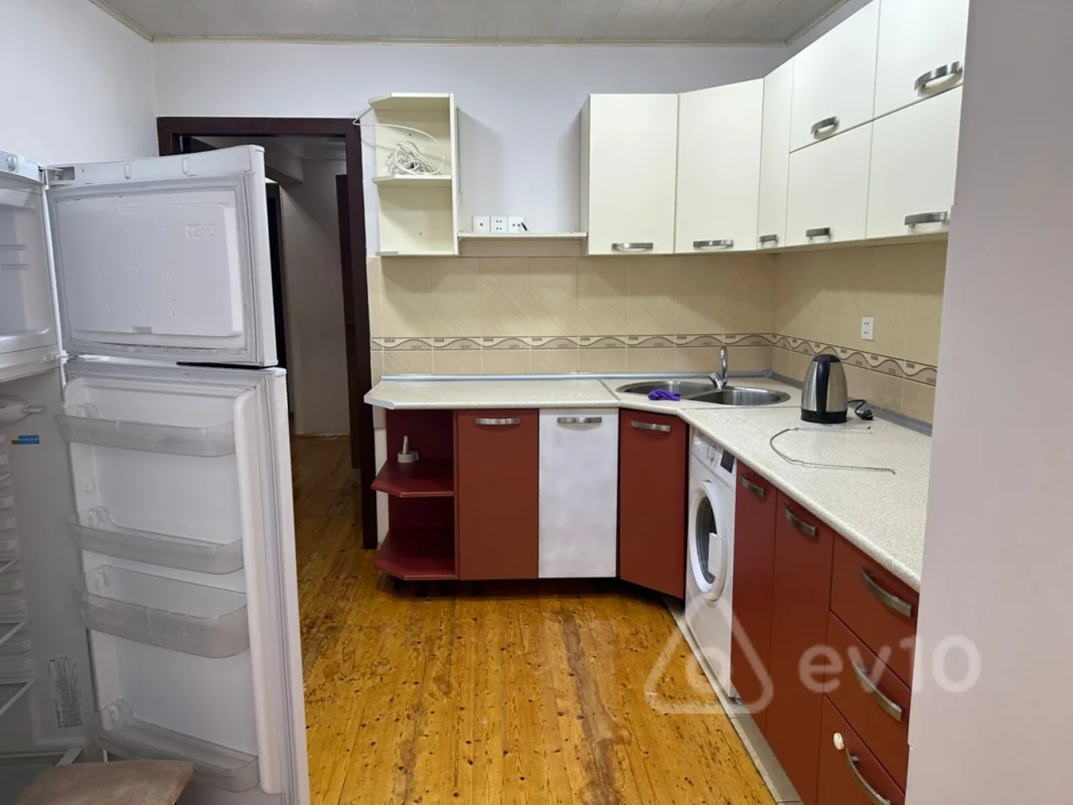Kirayə verilir 3 otaqlı köhnə tikili 70 m²