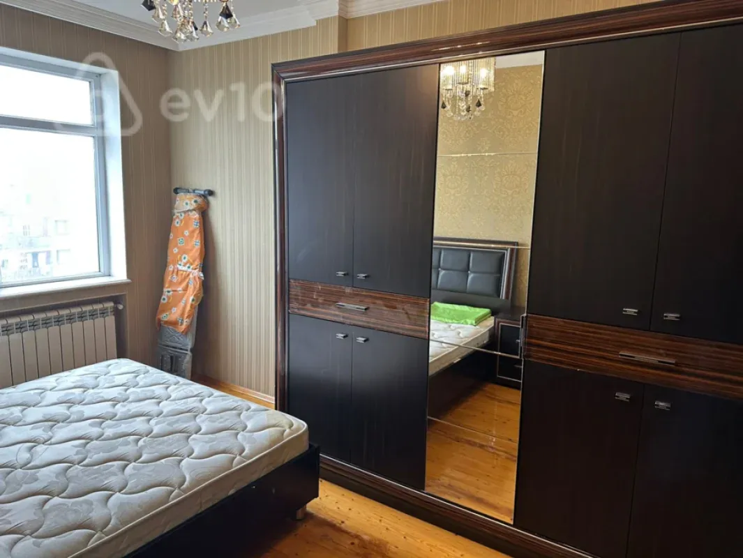 Kirayə verilir 3 otaqlı köhnə tikili 70 m²