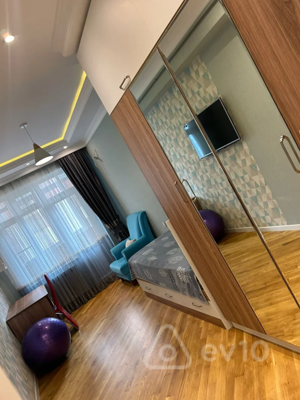 Satılır 4 otaqlı yeni tikili 136 m²