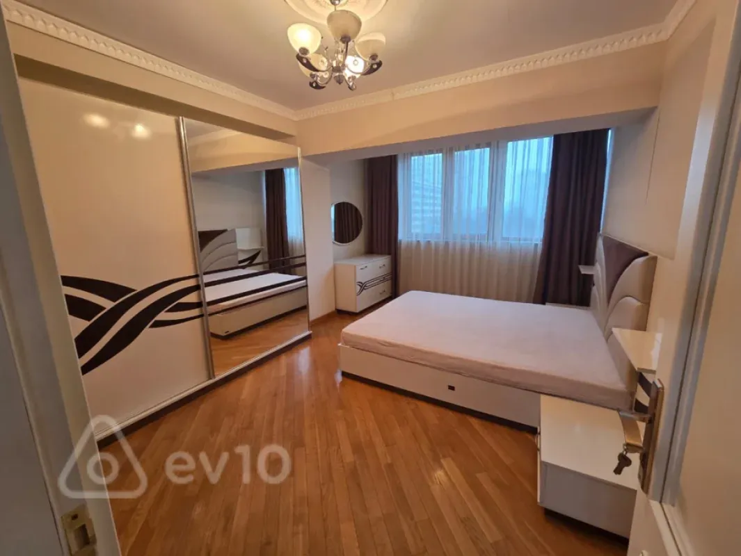 Kirayə verilir 3 otaqlı yeni tikili 90 m²