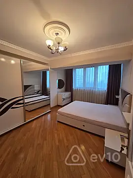 Kirayə verilir 3 otaqlı yeni tikili 90 m²