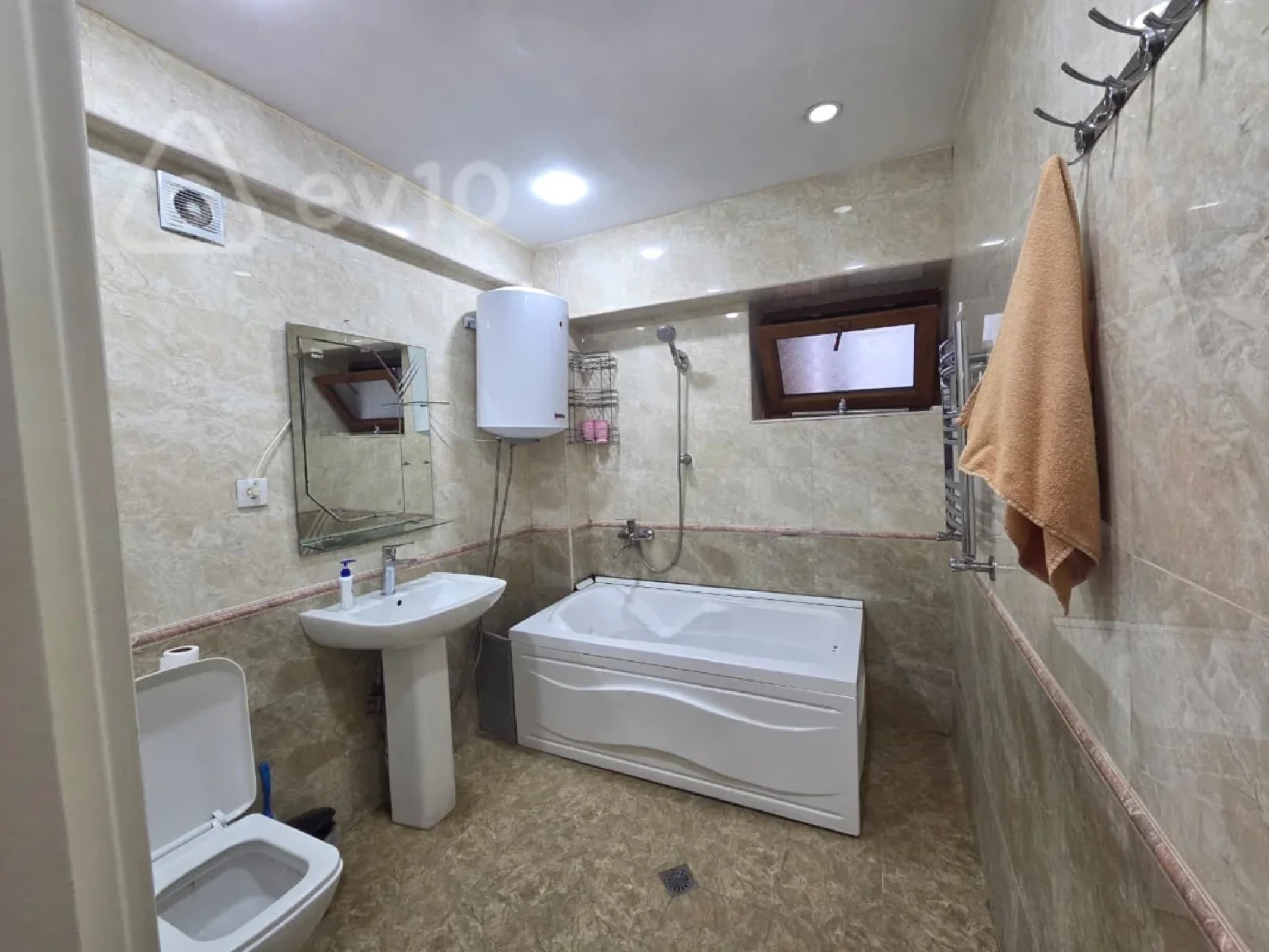 Kirayə verilir 3 otaqlı yeni tikili 90 m²