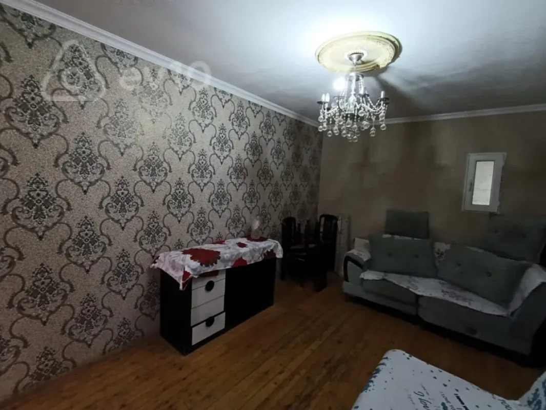 Kirayə verilir 2 otaqlı köhnə tikili 40 m²