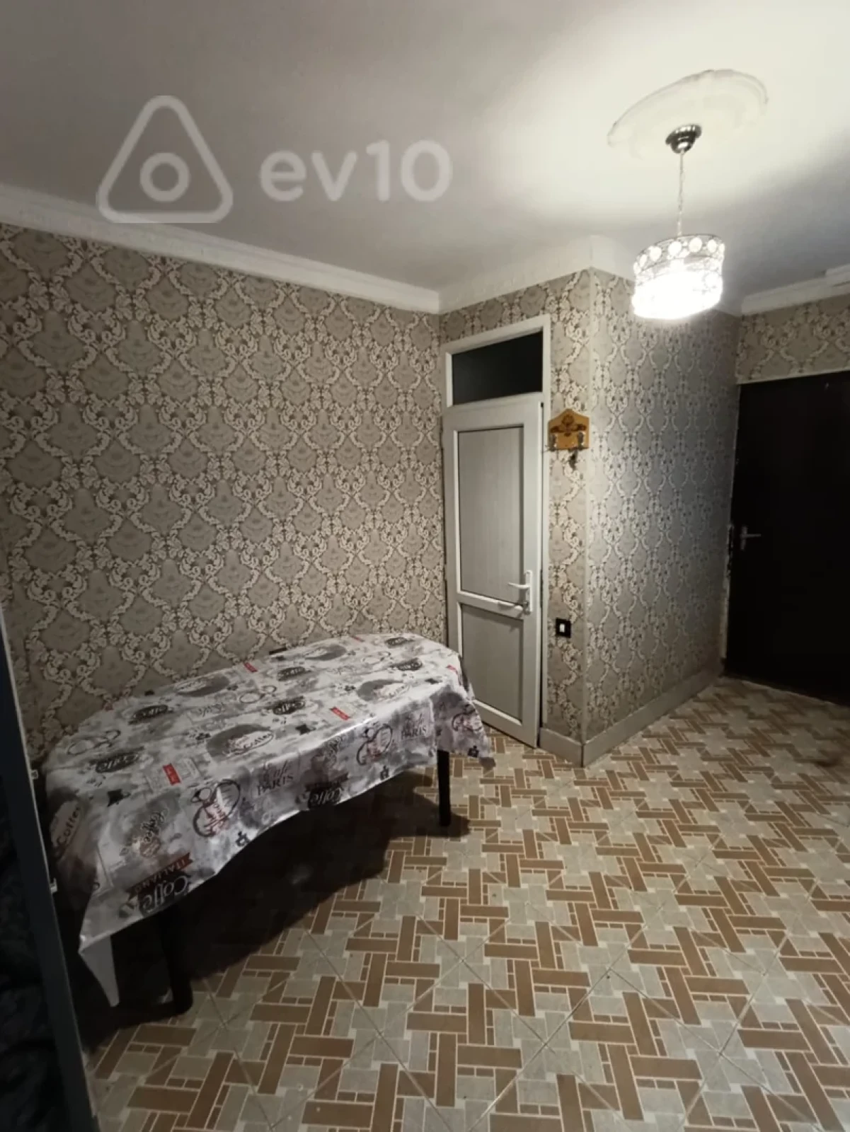 Kirayə verilir 2 otaqlı köhnə tikili 40 m²