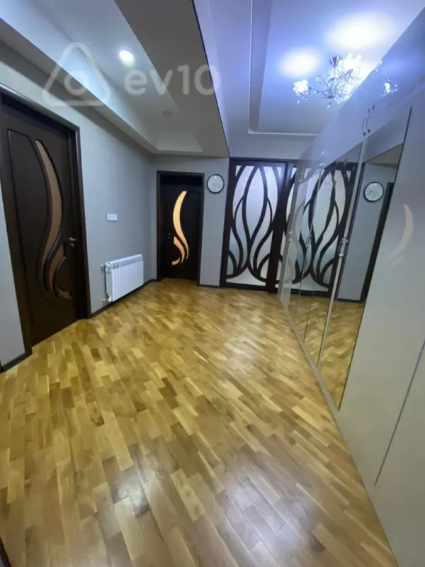 Satılır 3 otaqlı yeni tikili 105 m²