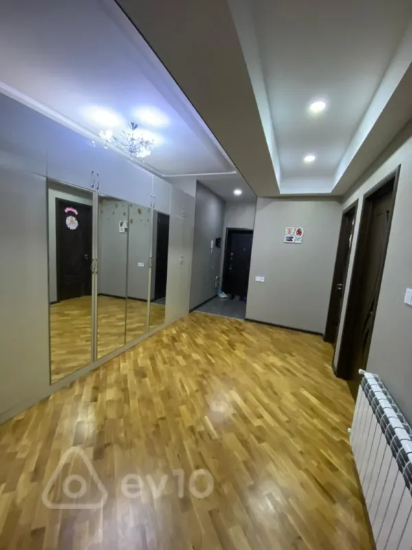 Satılır 3 otaqlı yeni tikili 105 m²