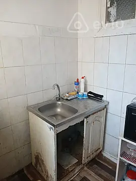 Satılır 1 otaqlı köhnə tikili 32 m²