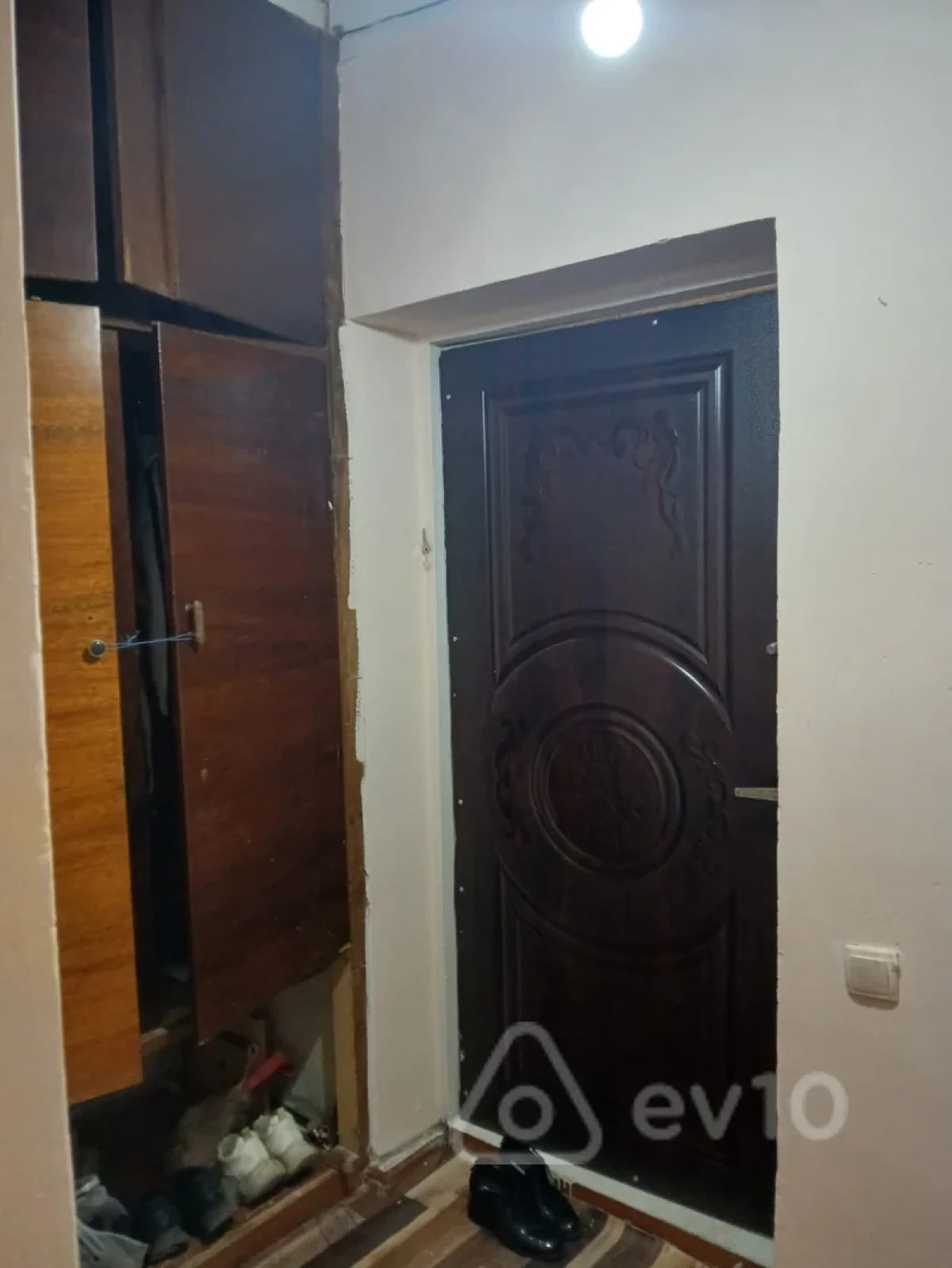 Satılır 1 otaqlı köhnə tikili 32 m²