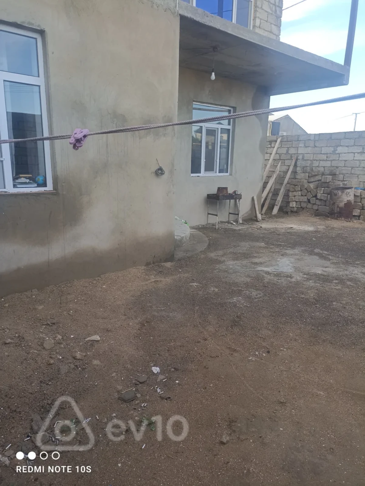 Satılır 6 otaqlı həyət evi 160 m²
