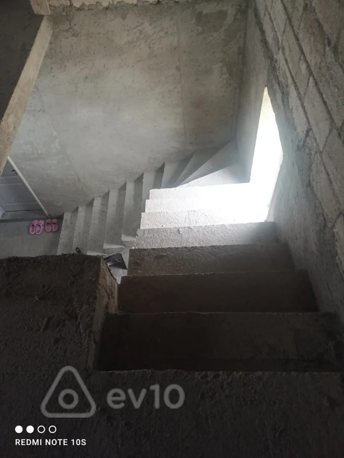 Satılır 6 otaqlı həyət evi 160 m²