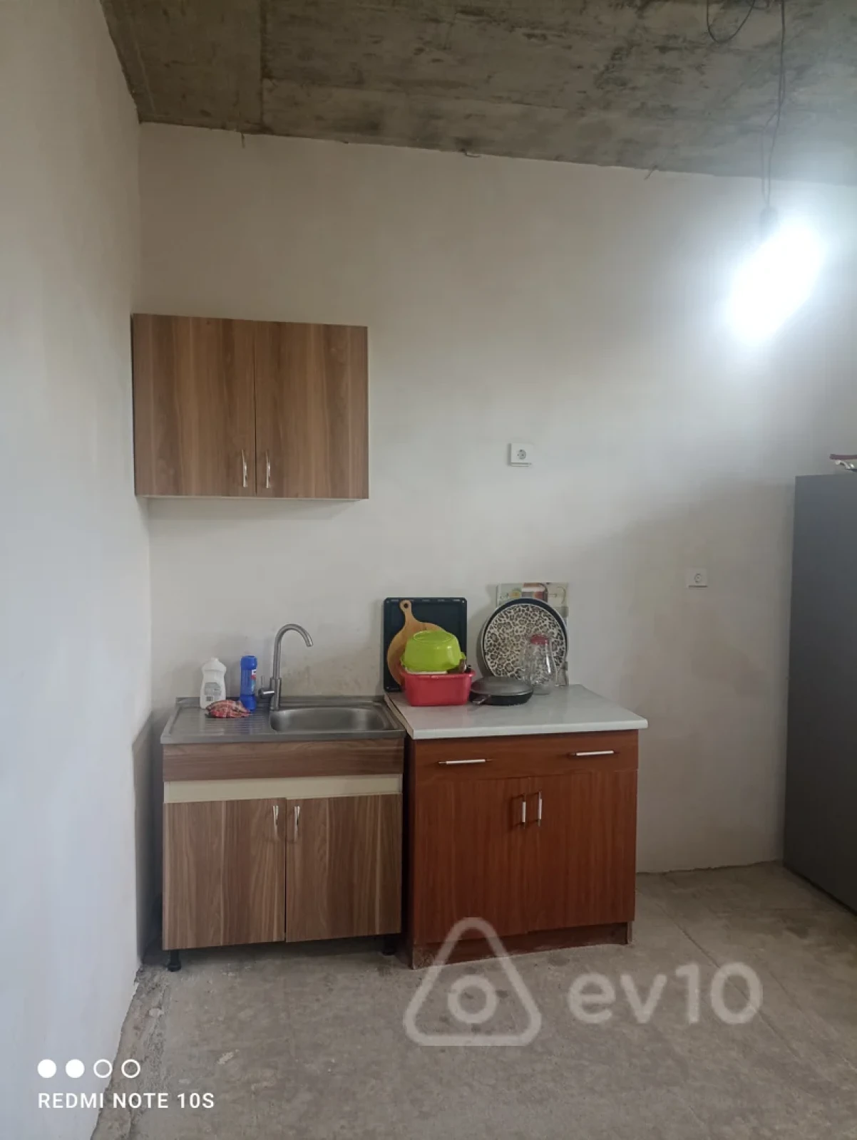 Satılır 6 otaqlı həyət evi 160 m²