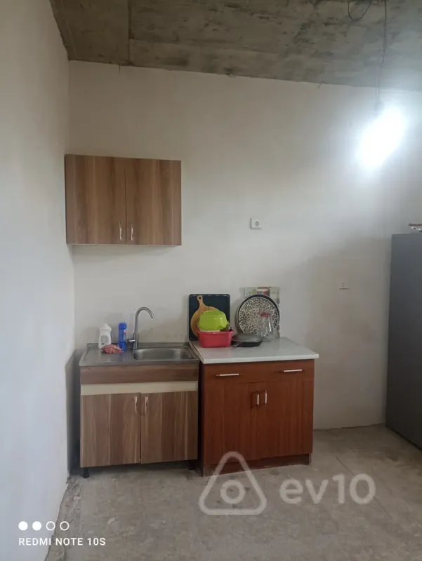 Satılır 6 otaqlı həyət evi 160 m²