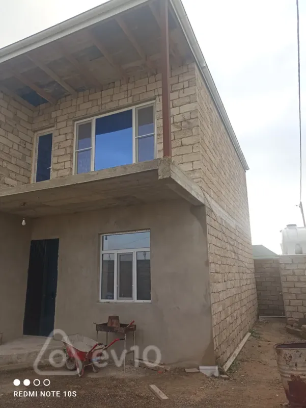Satılır 6 otaqlı həyət evi 160 m²