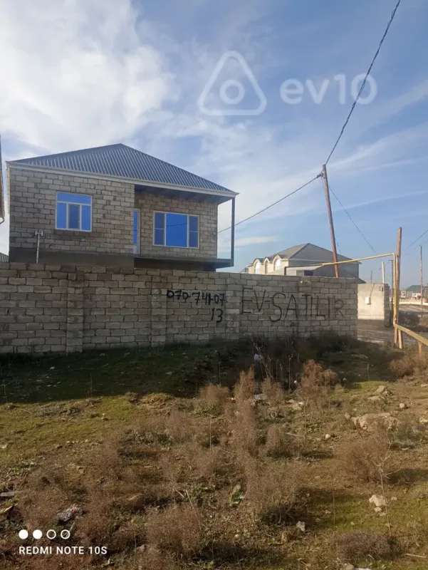 Satılır 6 otaqlı həyət evi 160 m²