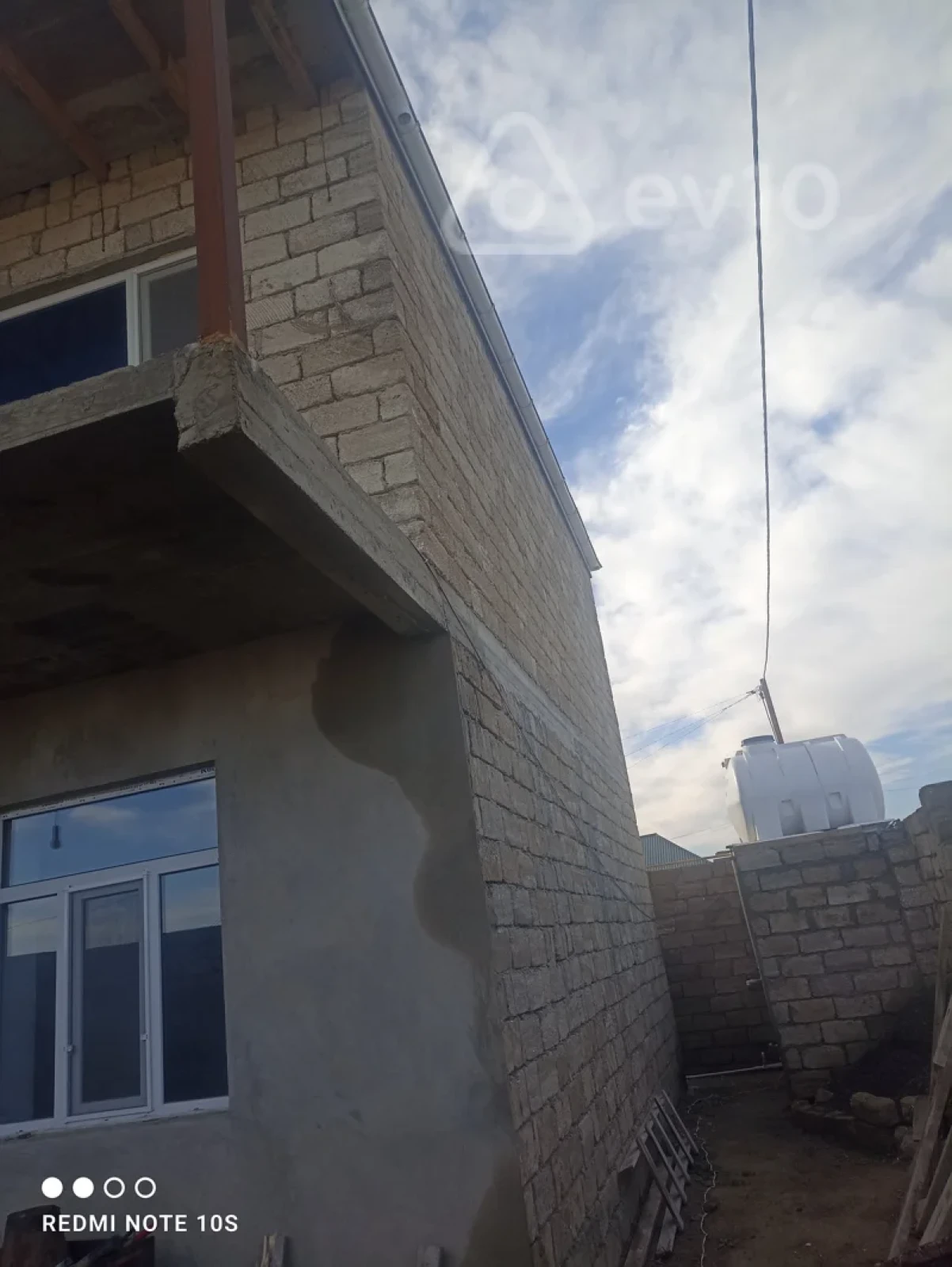 Satılır 6 otaqlı həyət evi 160 m²