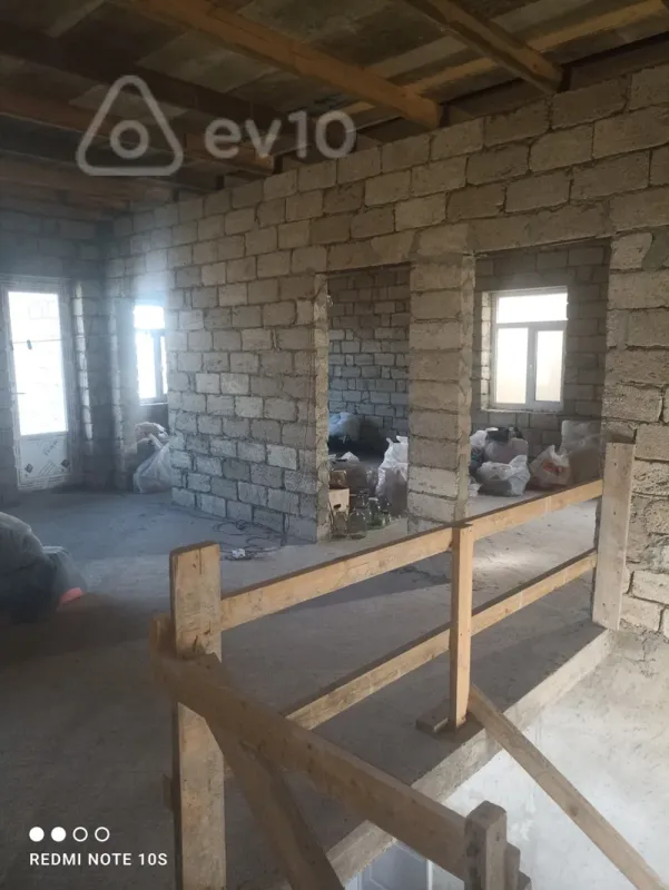 Satılır 6 otaqlı həyət evi 160 m²