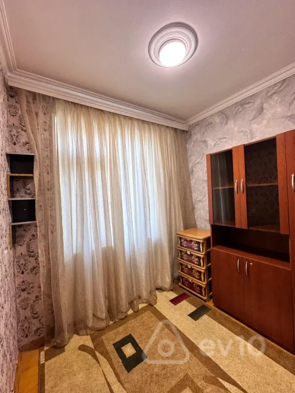 Kirayə verilir 3 otaqlı köhnə tikili 50 m²