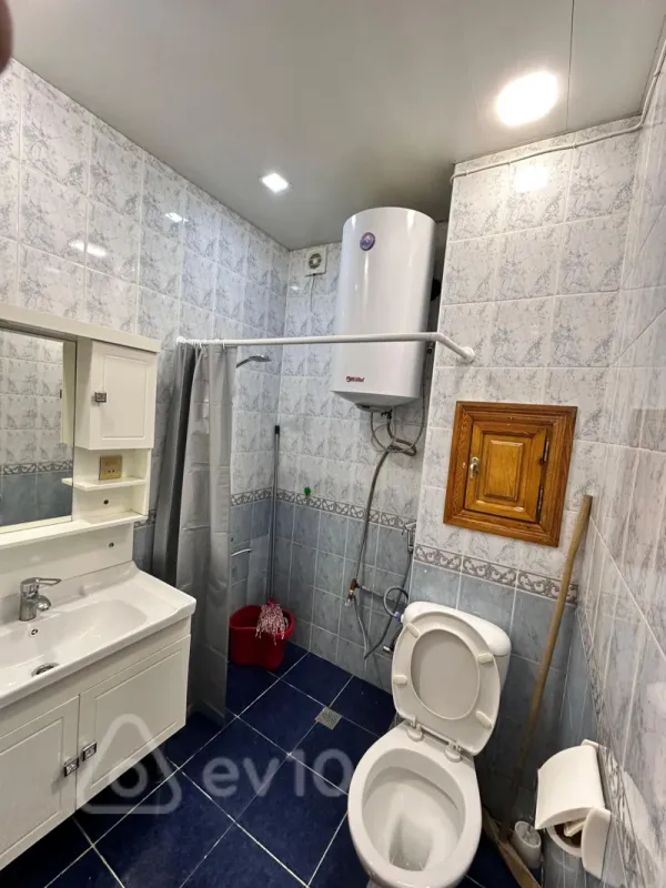 Kirayə verilir 3 otaqlı köhnə tikili 50 m²