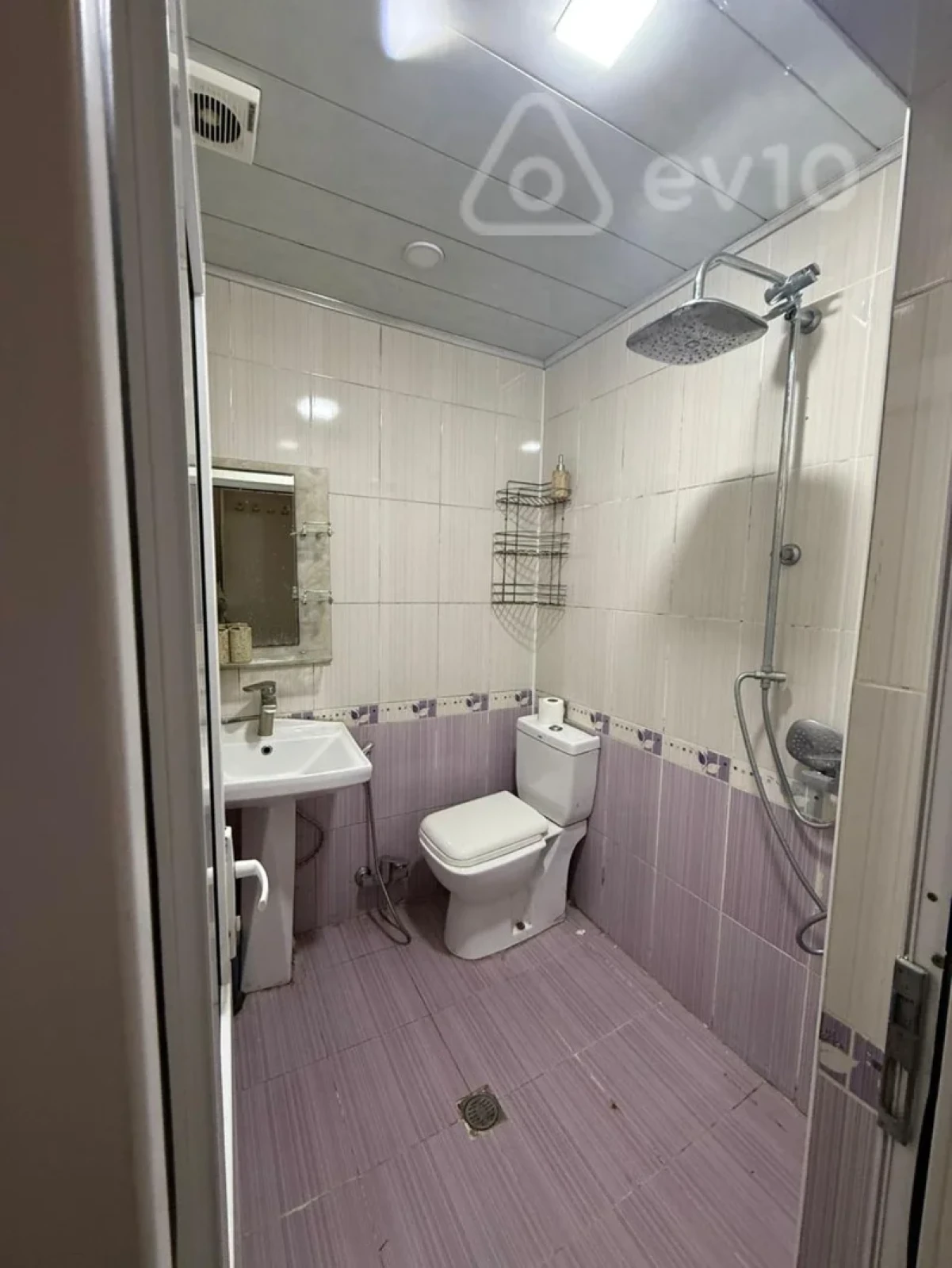 Kirayə verilir 2 otaqlı yeni tikili 50 m²