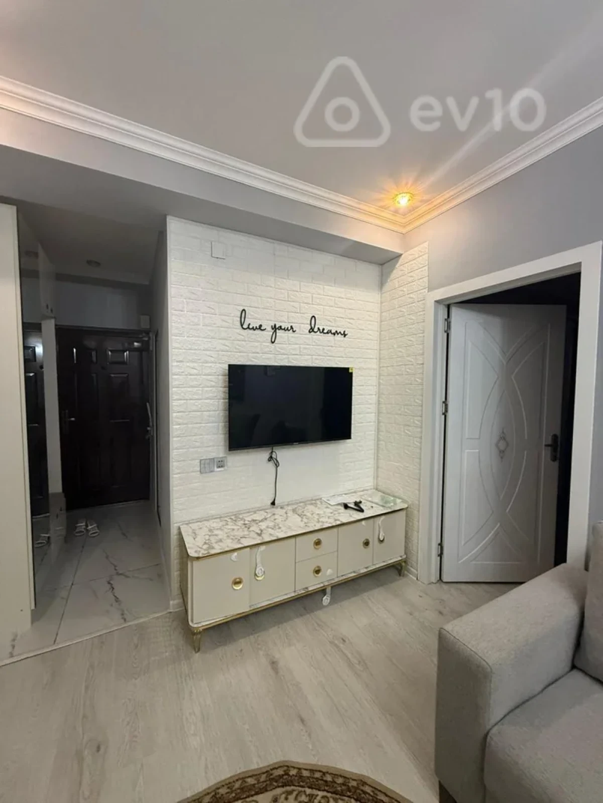 Kirayə verilir 2 otaqlı yeni tikili 50 m²