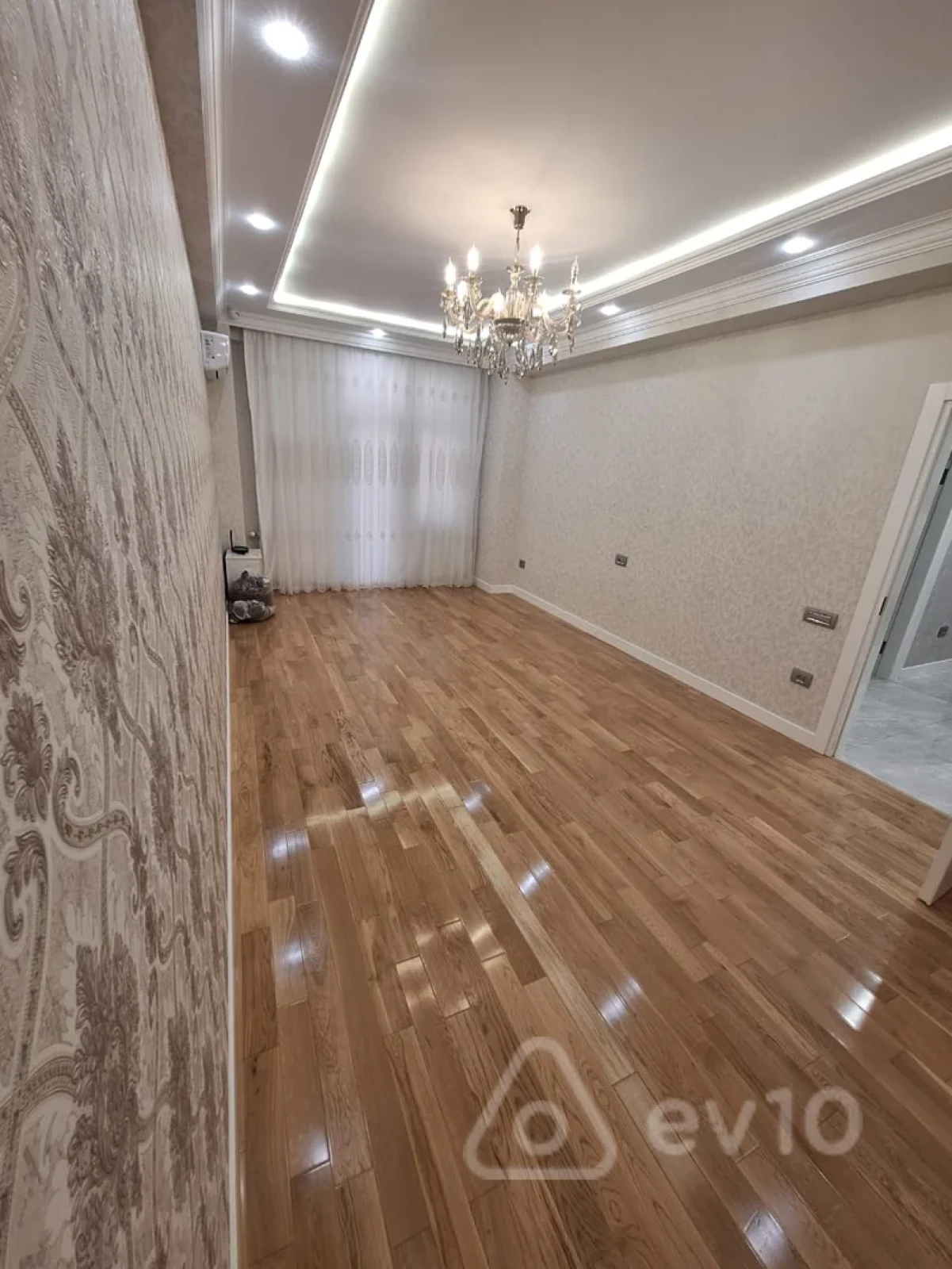 Kirayə verilir 2 otaqlı yeni tikili 90 m²