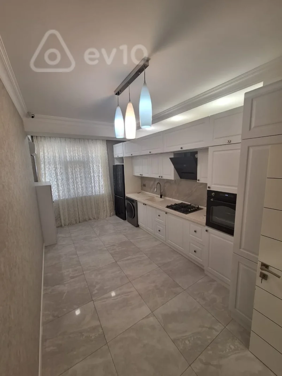 Kirayə verilir 2 otaqlı yeni tikili 90 m²