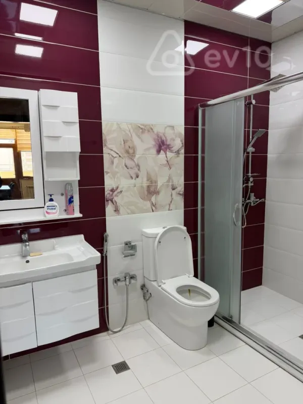 Kirayə verilir 2 otaqlı yeni tikili 96 m²