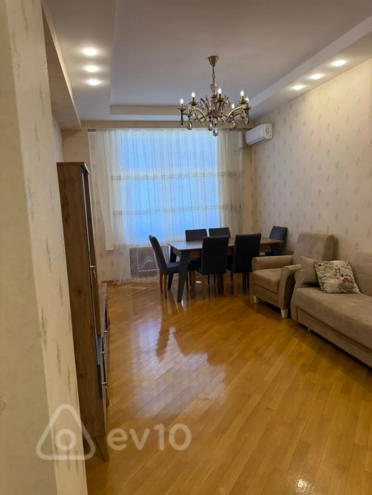 Kirayə verilir 2 otaqlı yeni tikili 96 m²