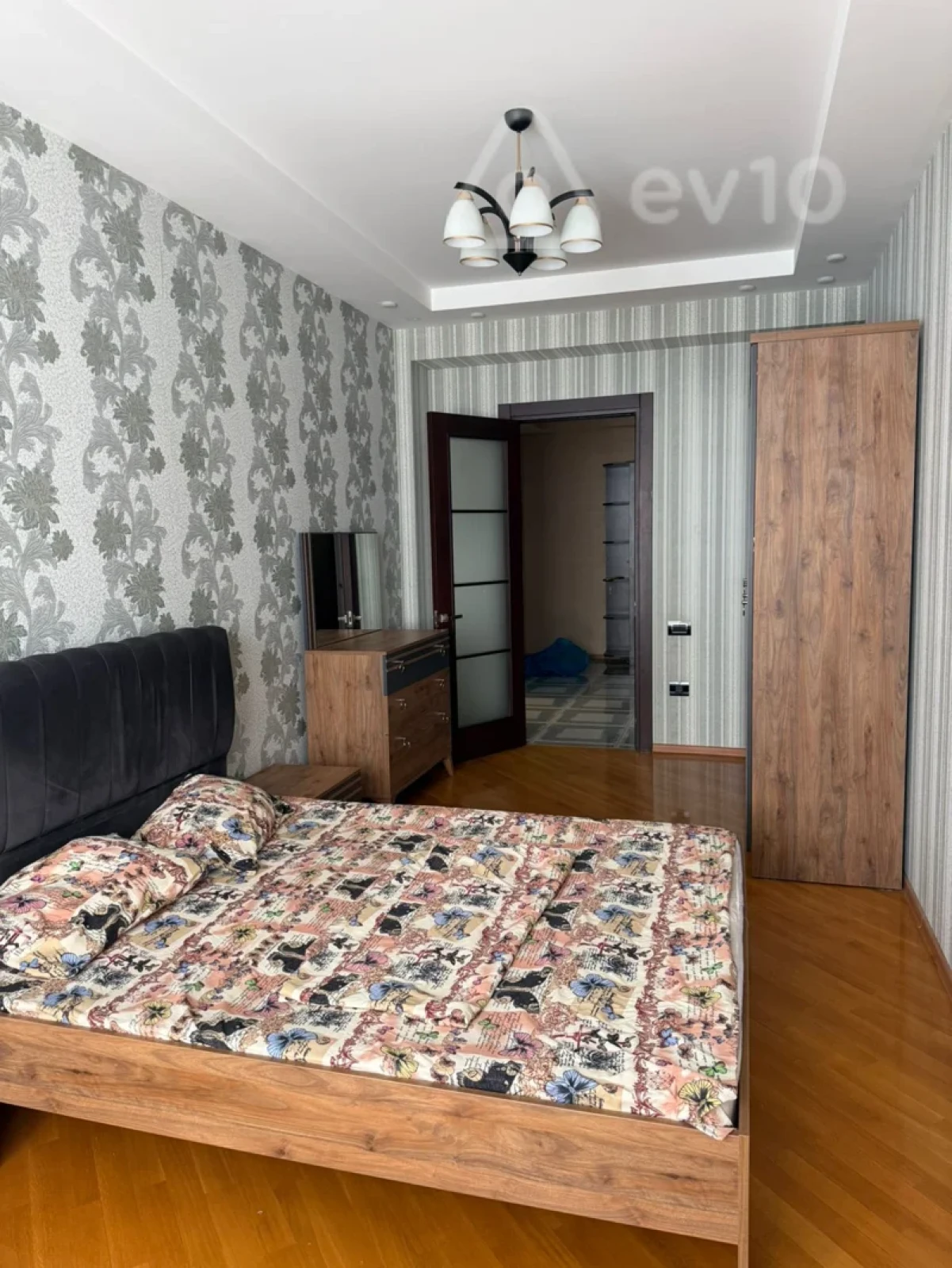 Kirayə verilir 2 otaqlı yeni tikili 96 m²
