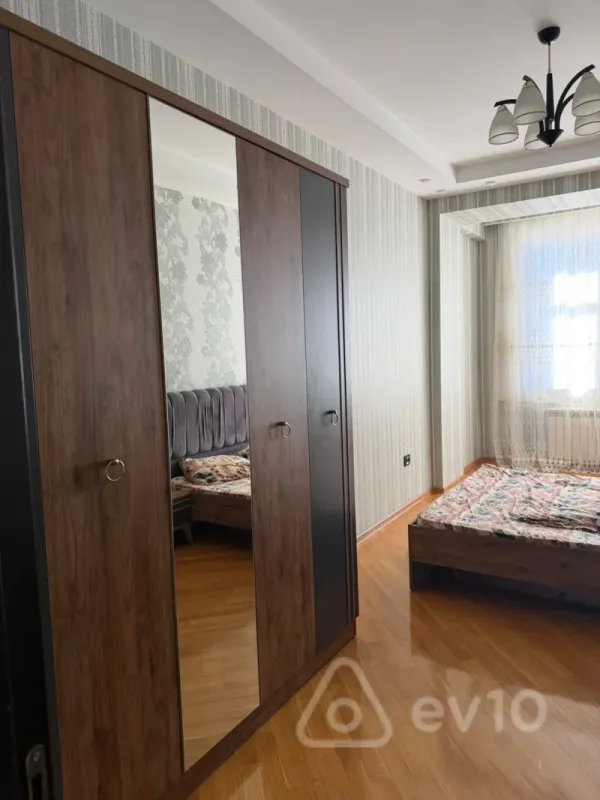 Kirayə verilir 2 otaqlı yeni tikili 96 m²