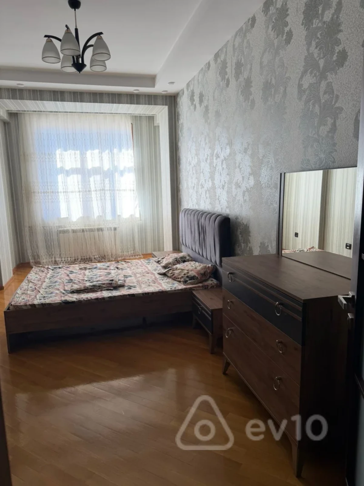 Kirayə verilir 2 otaqlı yeni tikili 96 m²