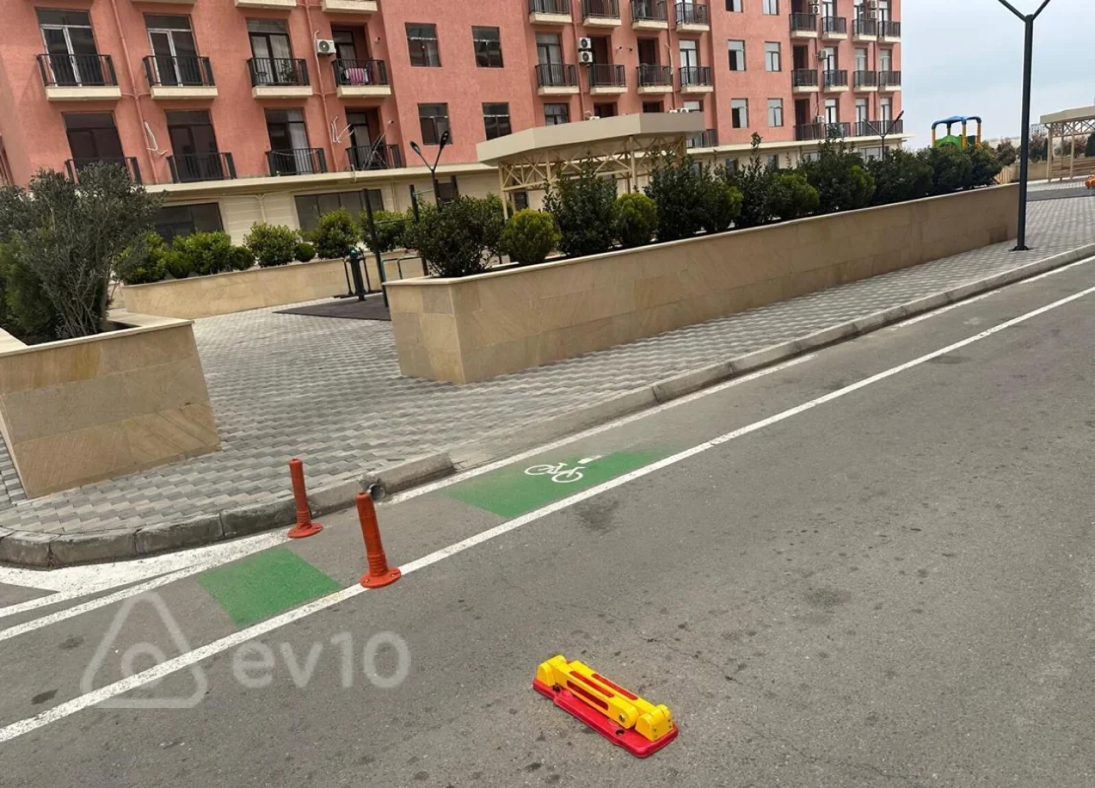 Satılır 2 otaqlı yeni tikili 82 m²