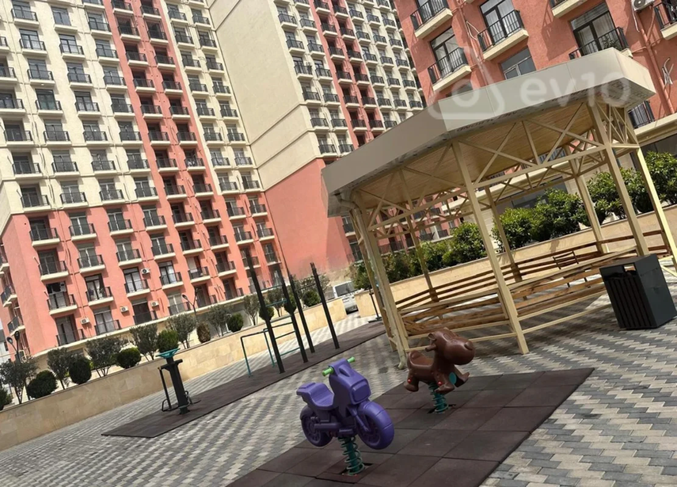 Satılır 2 otaqlı yeni tikili 82 m²