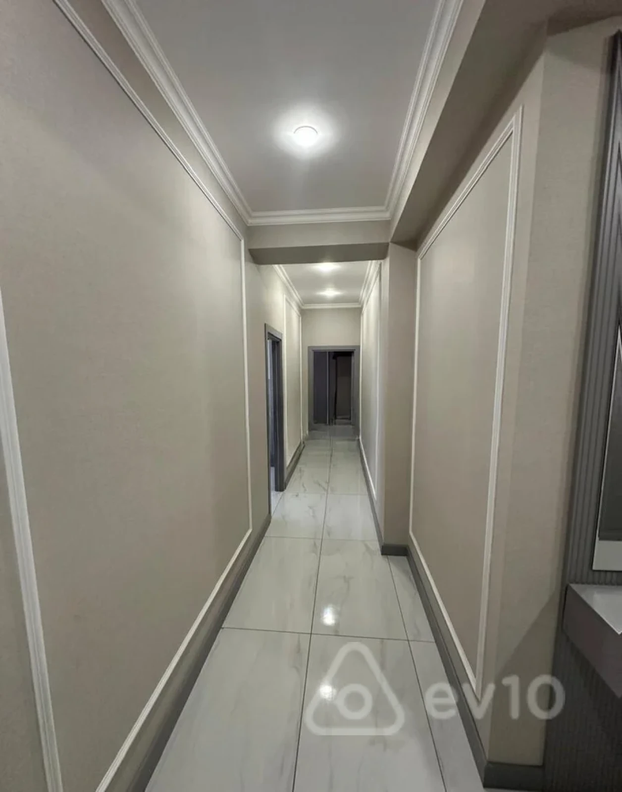 Satılır 2 otaqlı yeni tikili 82 m²